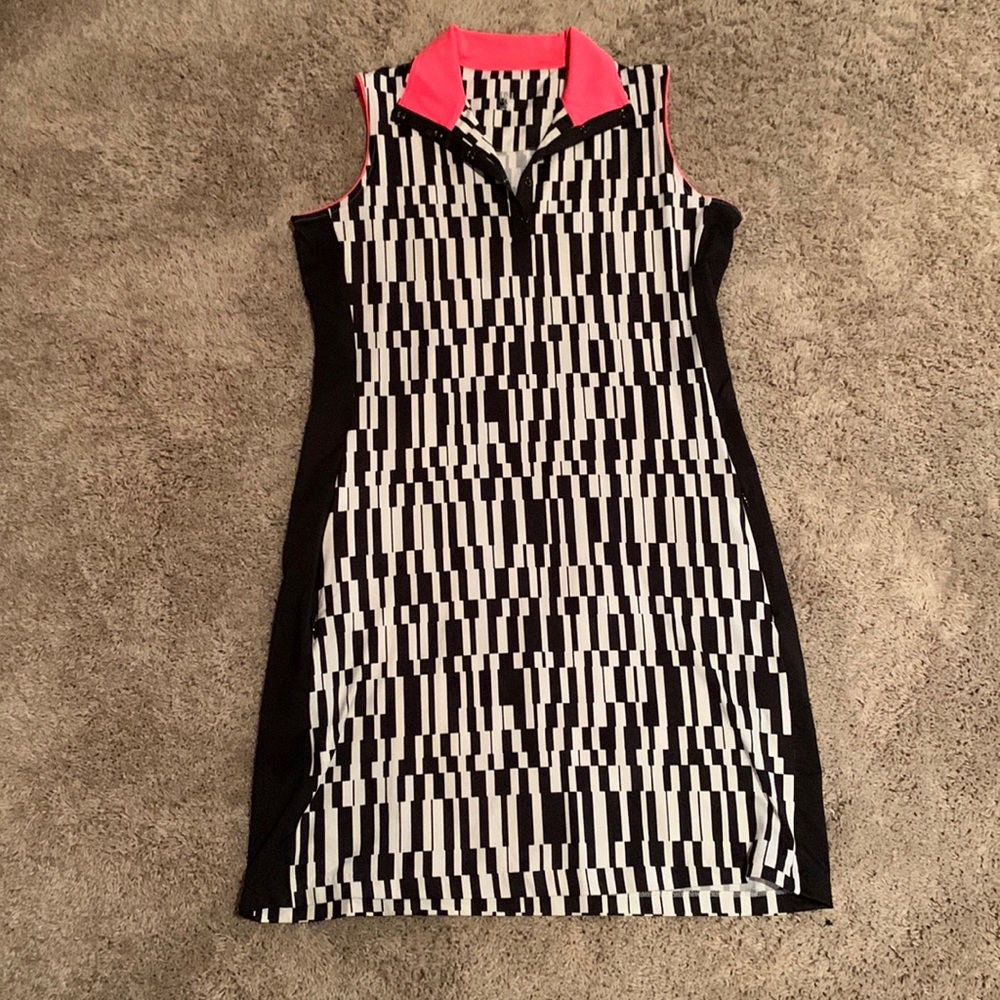 TAIL women’s sleeveless golf dress with pockets. Size M. Black & white & coral
